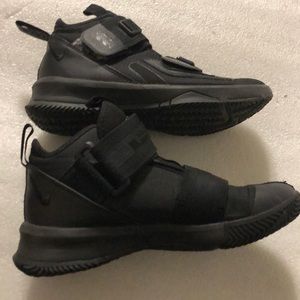 Nike black shoes . 5Y